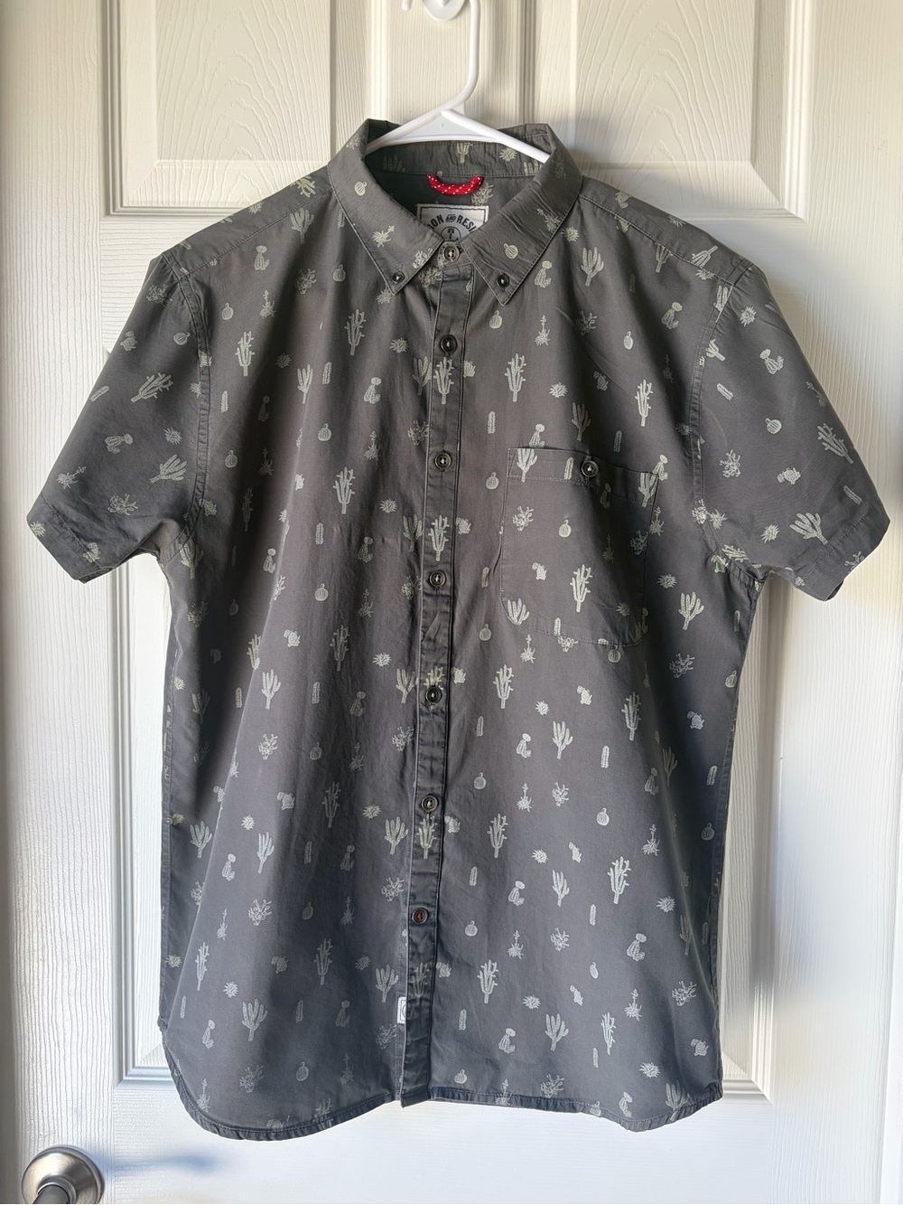Iron & Resin Gray Short-Sleeve Button-Down with Cactus Print